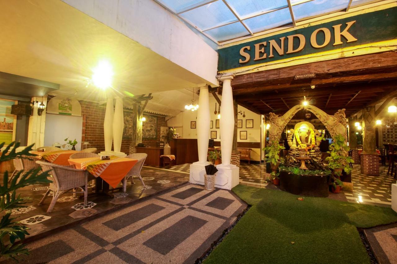 Sendok Hotel Mangsit Esterno foto
